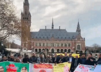 Bangladeshi expatriates form human chain in Netherlands to protest human rights abuses back home