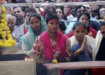 Deepti Sharma visits Ujjain's Mahakaleshwar Temple, attends Bhasma Aarti