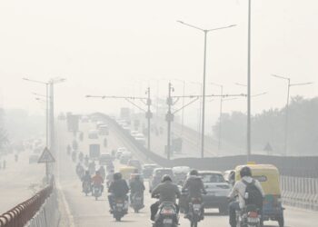 Delhi-NCR's AQI remains in 'very poor' range, six stations cross 400 mark