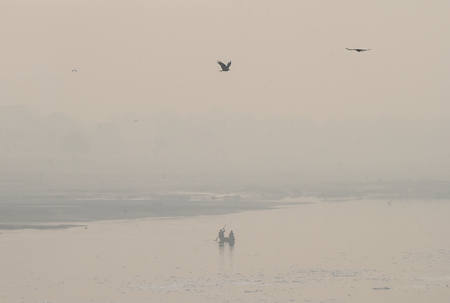 Delhi continues to choke on toxic air as AQI remains in 'severe' zone