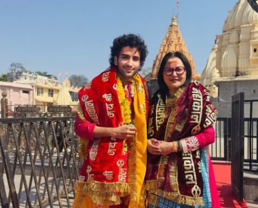 Jaya Prada celebrates Bihar victory, seeks blessings with son at Ujjain’s Mahakal temple