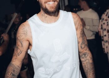 Justin Bieber is working amidst lip injury