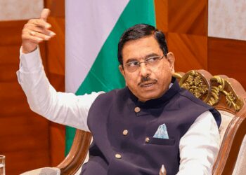 K'taka govt misled sugarcane farmers: Union Minister Joshi tells CM in letter