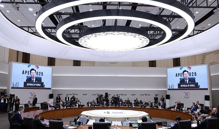 Lee urges APEC to embrace AI-driven big changes as opportunity