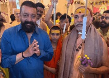 Sanjay Dutt meets Shankaracharya Swami Avimukteshwaranand, seeks blessings