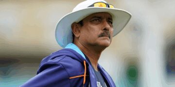 Shastri tells England to make early inroads to win Ashes