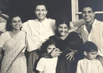Shekhar Kapur remembers mother on her birth anniversary with a throwback pic with uncle Dev Anand