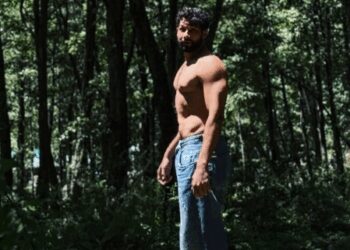 Siddhant Chaturvedi shares shirtless photos from his nature getaway