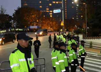 South Korea: No bomb found after online threat prompts moviegoers' evacuation in Seoul