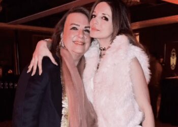 Sussanne Khan wishes to be more like her late mother Zarine Khan: 'You are here in me'