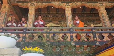 Thousands join Bhutan King in praying for Delhi blast victims
