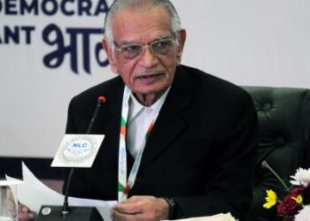 'Dignified leader has left us': Tributes pour in for Shivraj Patil