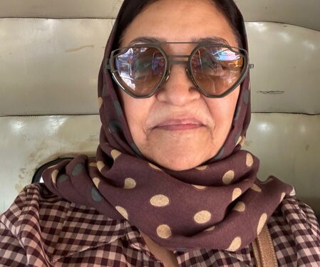 Deepti Naval heads for lunch at a 5-star hotel in an auto rickshaw