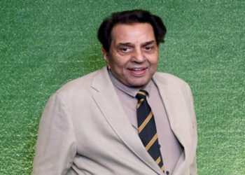 Hema Malini Shares Emotional Tribute to Dharmendra