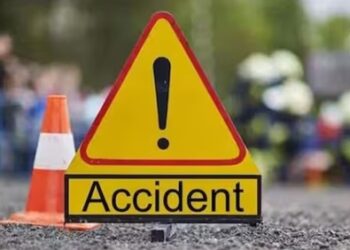 Five killed as car collides with truck in MP's Chhatarpur