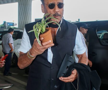 On Shashi Kapoor’s 8th death anniversary, Jackie Shroff pays tribute