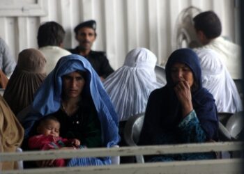Over 3000 Afghan refugees forcibly deported from Pakistan, Iran in single day: Taliban