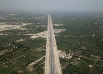 Pakistan under $30 billion Chinese debt burden as CPEC crawls