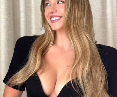 Sydney Sweeney reveals she is a voracious reader