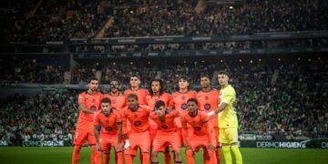 Torres' hat-trick powers Barcelona past Betis in La Liga