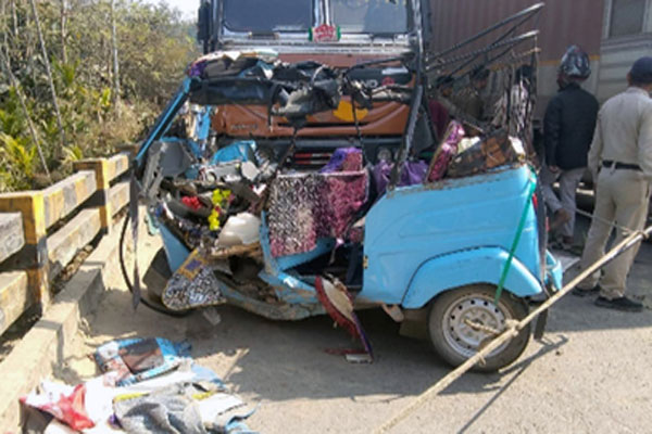Four killed in truck–auto collision in Tripura
