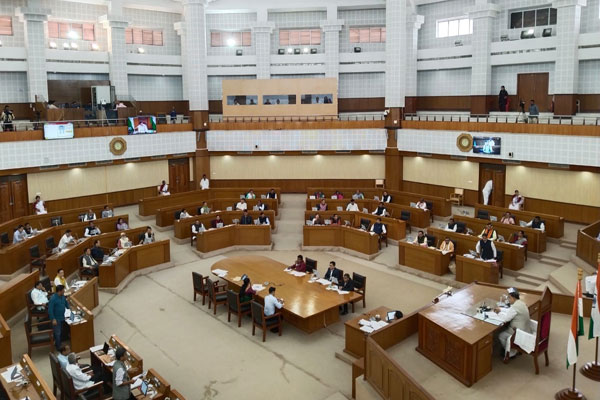 Tripura Chief Minister Dr Manik Saha speaking firmly while Congress MLA Sudip Roy Barman gestures in protest during the 2026 Budget session in Agartala.