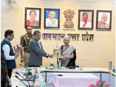 UP Guv shares views with Tripura journos on Edu Sector Improvement