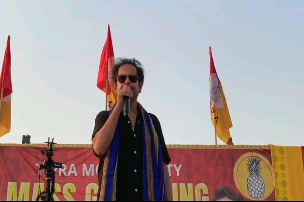 Tipra Motha Chairman Pradyot Kishore Debbarma addressing a mass gathering at Manik Bazar, Teliamura