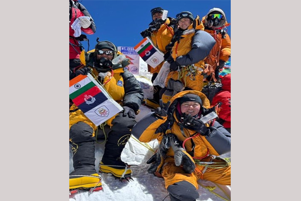 BSF all-women Mount Everest expedition team celebrating after scaling the world’s highest peak during Diamond Jubilee year
