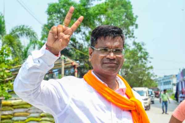 BJP candidate Debangshu Panda celebrating victory in Falta Assembly repoll amid surprise CPIM vote surge