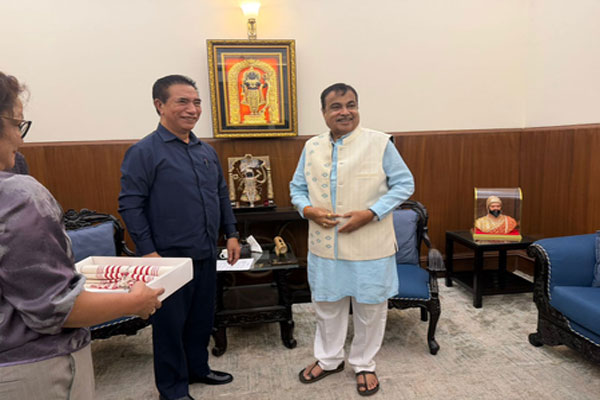 Union Minister Nitin Gadkari and Mizoram CM Lalduhoma discuss highway projects in New Delhi.