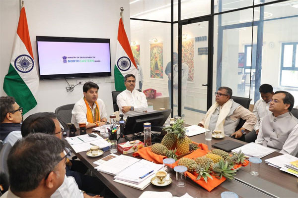 Union Minister Jyotiraditya Scindia launched the Rs 236 crore Mission Queen Pineapple project to boost Tripura pineapple exports with modern infrastructure, AI-based monitoring, and global market linkages. Tripura CM Dr Manik Saha & Agriculture Minister Ratan Lal Nath were present in the launching event.