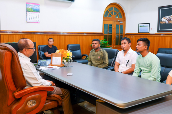 Deceased Truck driver's family met Manipur CM today along with transport stakeholders.