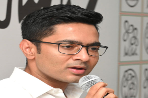 Police personnel conducted a search operation before dawn at Abhishek Banerjee’s residence on Kalighat Road in Kolkata