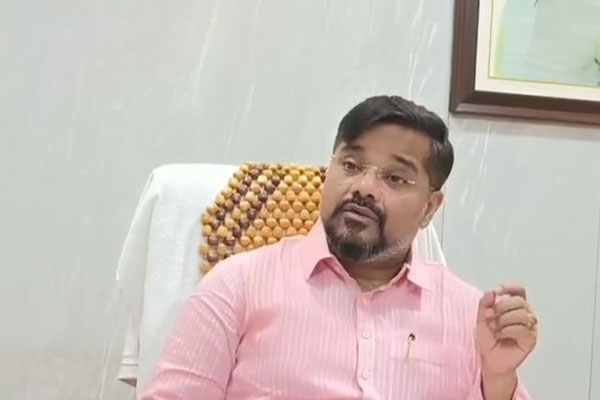 Tripura Tourism Minister Sushanta Chowdhury announcing Cabinet decision on AGMC and GB Hospital doctors’ private practice policy in Agartala.