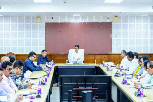 CM Reviews District Healthcare Services