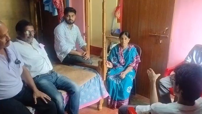 Asmita Dey mother, Munna Dey