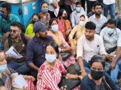 TET Qualifiers Continue Demanding Recruitment At One Go