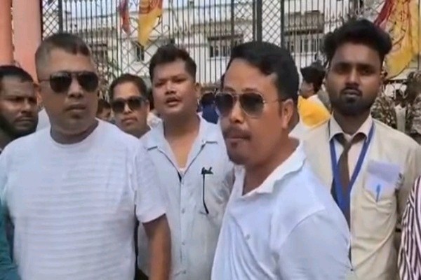 ABVP supporters locked Kailashahar RKM College Principal inside his room after TISF submits deputation