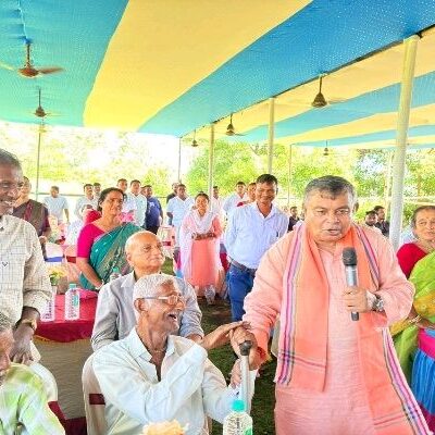 Ratan Lal Nath Felicitates Senior Citizens at Mohanpur Seva Sankalp Programme