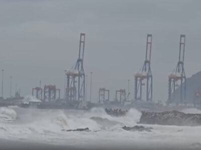 Cyclone Arnab Heads for Andhra Coast, Brings Heavy Rain and Strong Winds