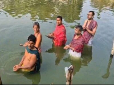 Mahalaya Rituals in Agartala: People Perform Pinda Daan to Ancestors