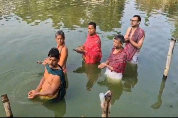 Pinda Daan and Tarpan rituals on Mahalaya in Agartala